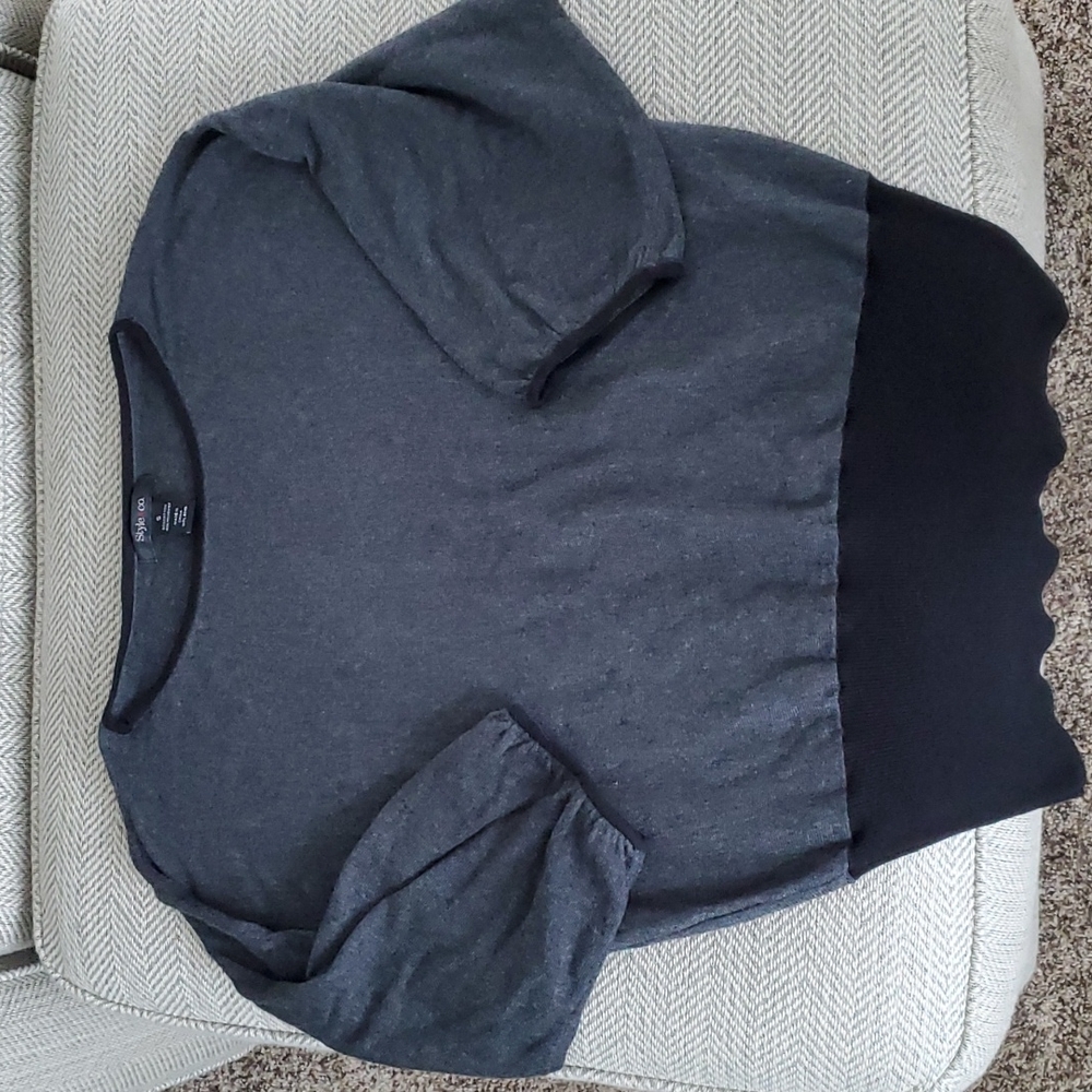 Womens 3/4" sweater top